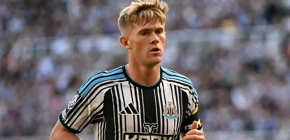 Player in Newcastle United jersey during match