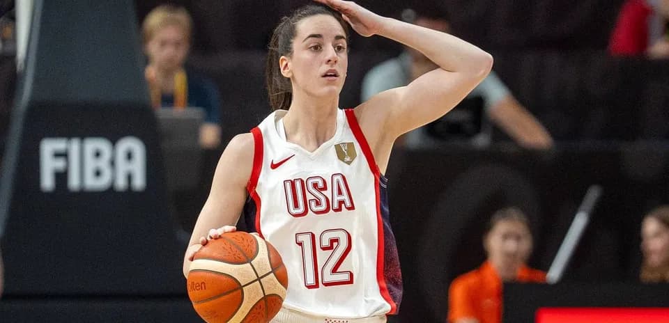 Player signaling during FIBA basketball game