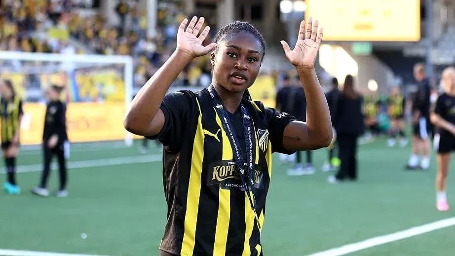 Player waving after winning the match celebration