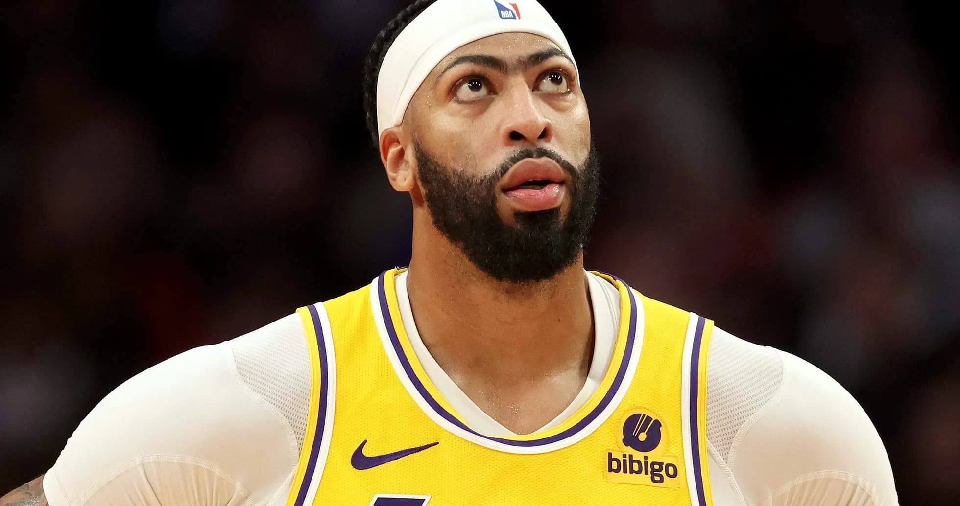 Player looking up during NBA game with Lakers jersey
