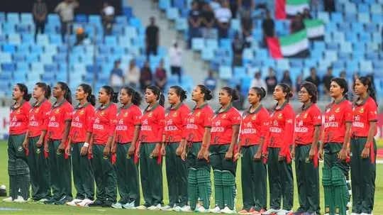 Bangladesh women's cricket team lined up before match