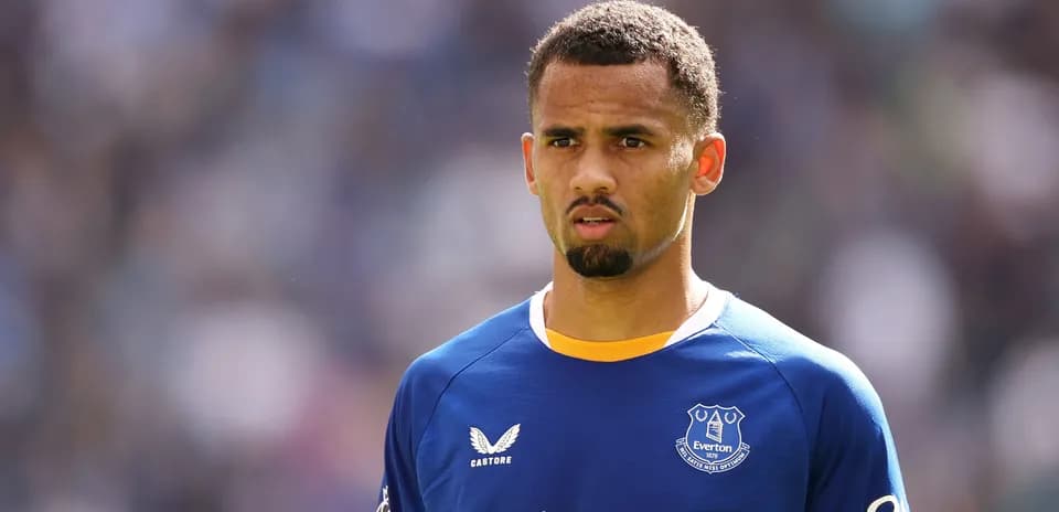 Player wearing Everton jersey on the pitch