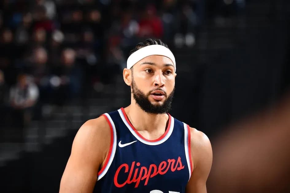 Player in Clippers jersey during a game