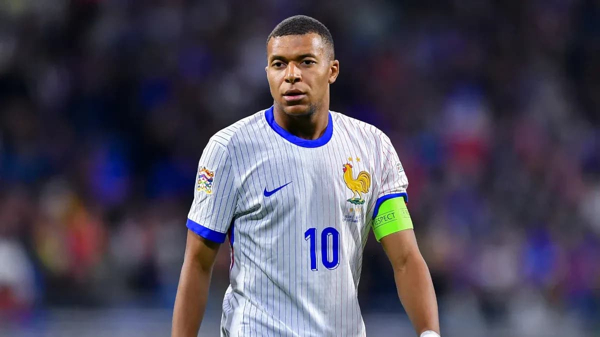 Kylian Mbappé in France national team jersey