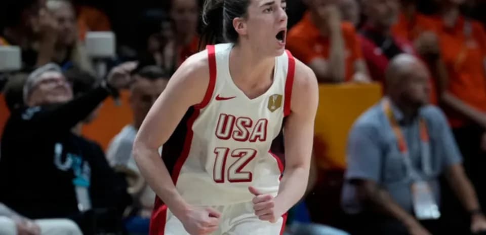 USA player celebrating during basketball match