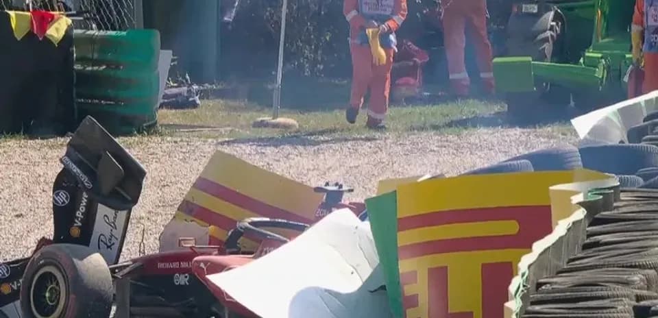 Damaged F1 car crashed into tire barriers