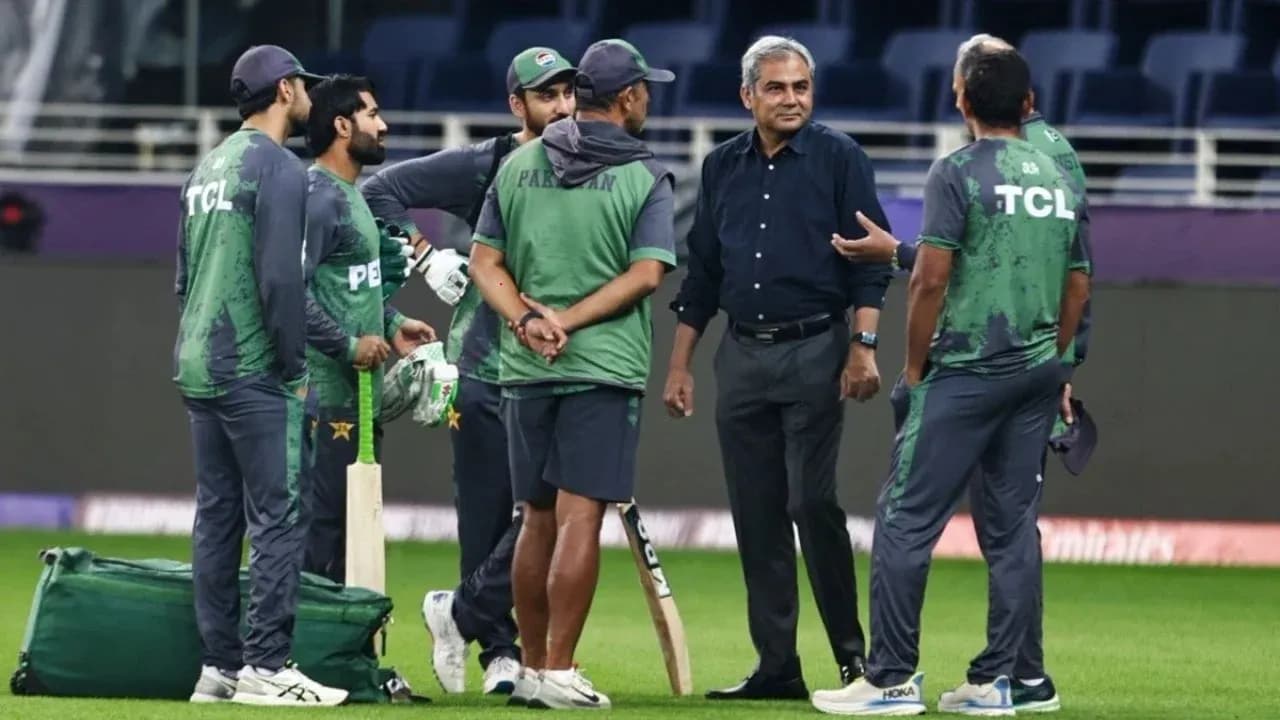 Pakistan cricket team discussing strategy during practice