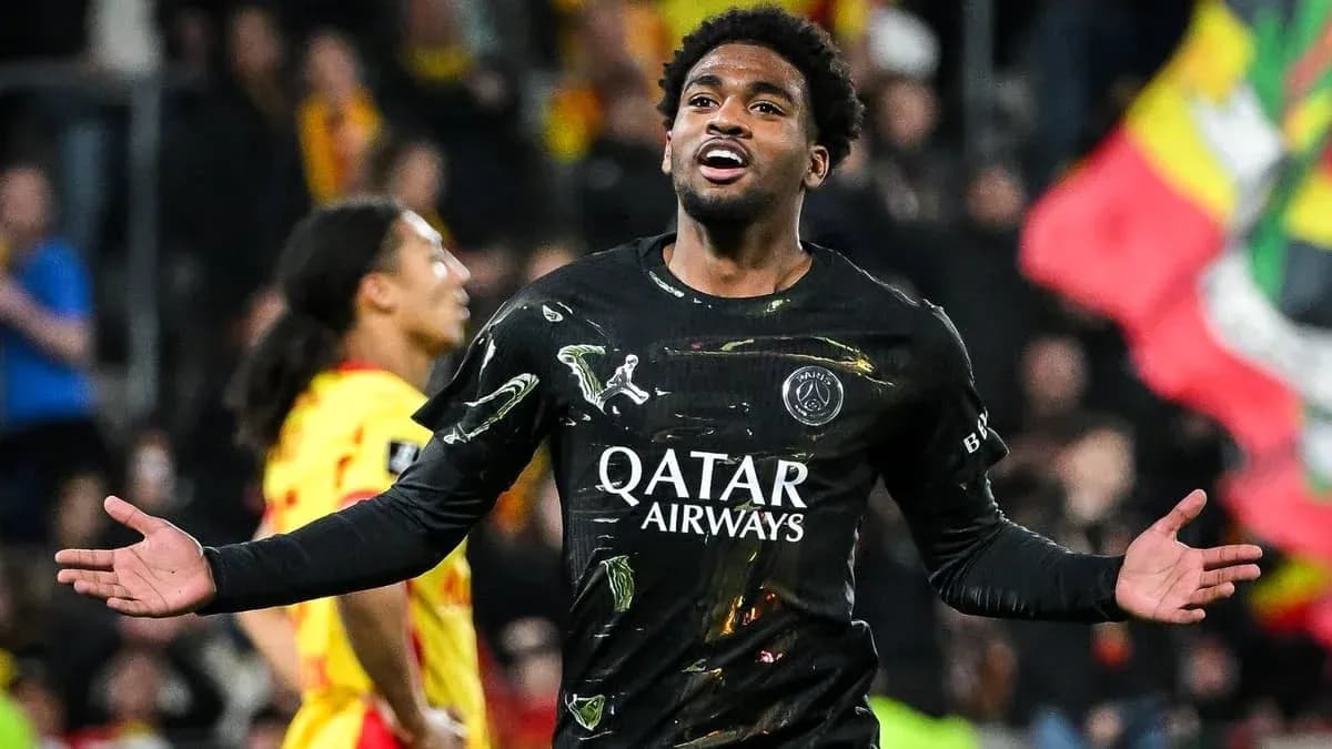 Player celebrating a goal in PSG jersey Player celebrating a goal in PSG jersey