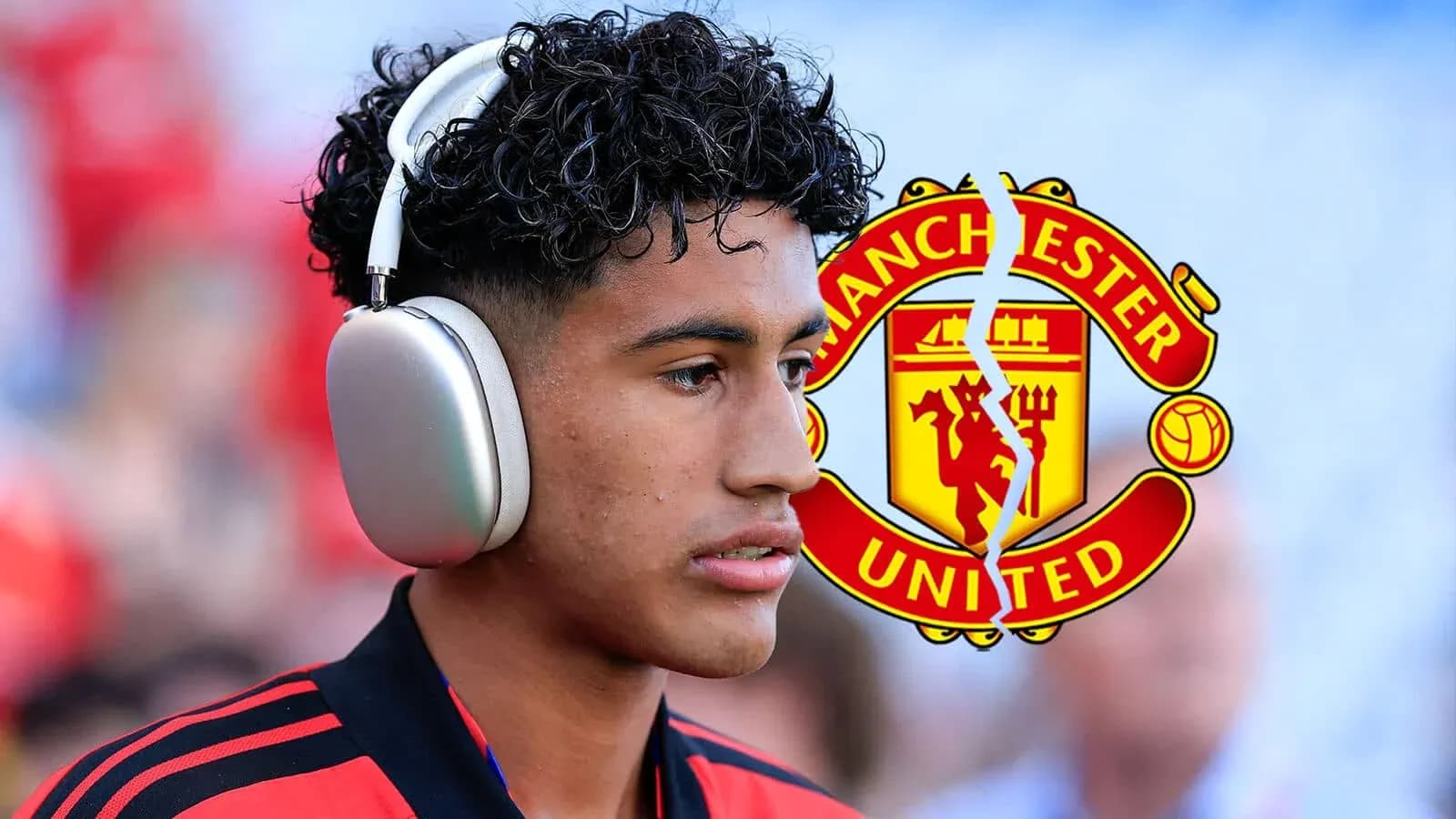 Player wearing headphones before Manchester United match Player wearing headphones before Manchester United match