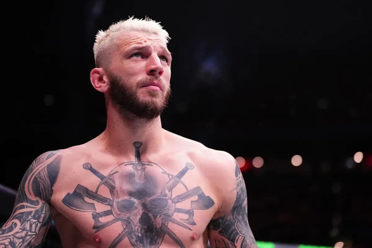 Fighter with tattoos in the arena before match Fighter with tattoos in the arena before match