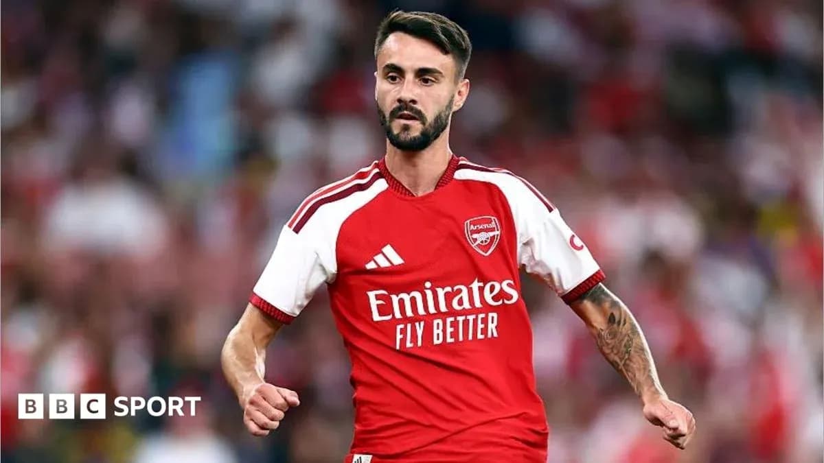 Player in Arsenal kit during match action Player in Arsenal kit during match action