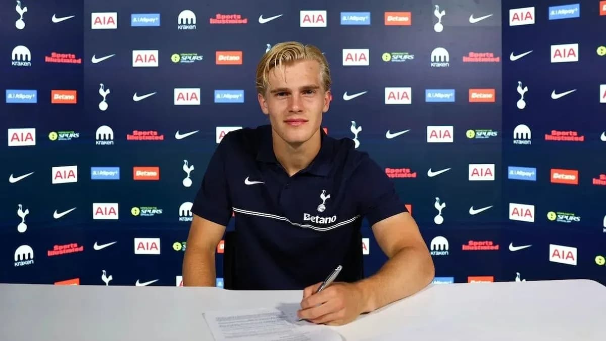 Player signing contract at Tottenham Hotspur announcement Player signing contract at Tottenham Hotspur announcement