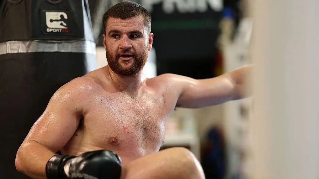 Johnny Fisher's Comeback: How Far Can He Rise in Heavyweight Boxing? Johnny Fisher's Comeback: How Far Can He Rise in Heavyweight Boxing?